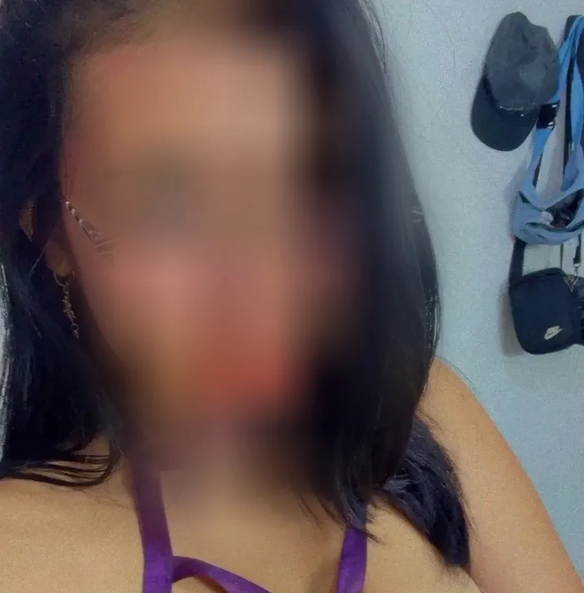 Amelia, 23