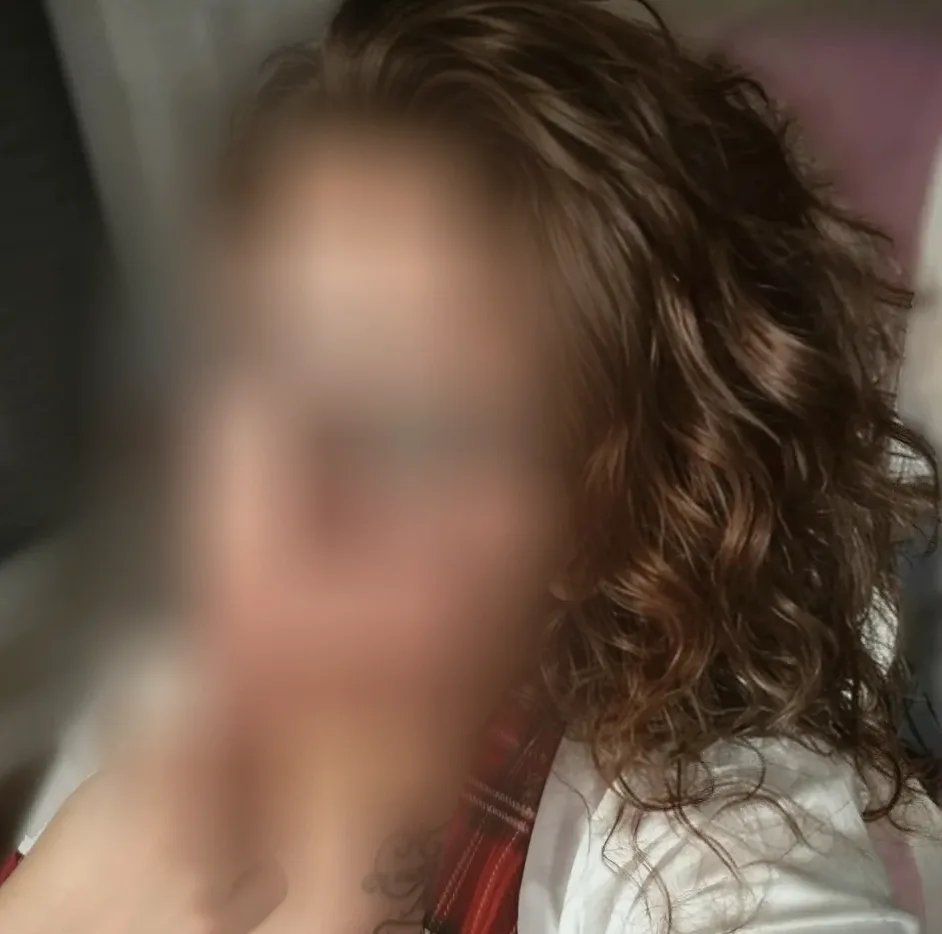 Ayesha, 37