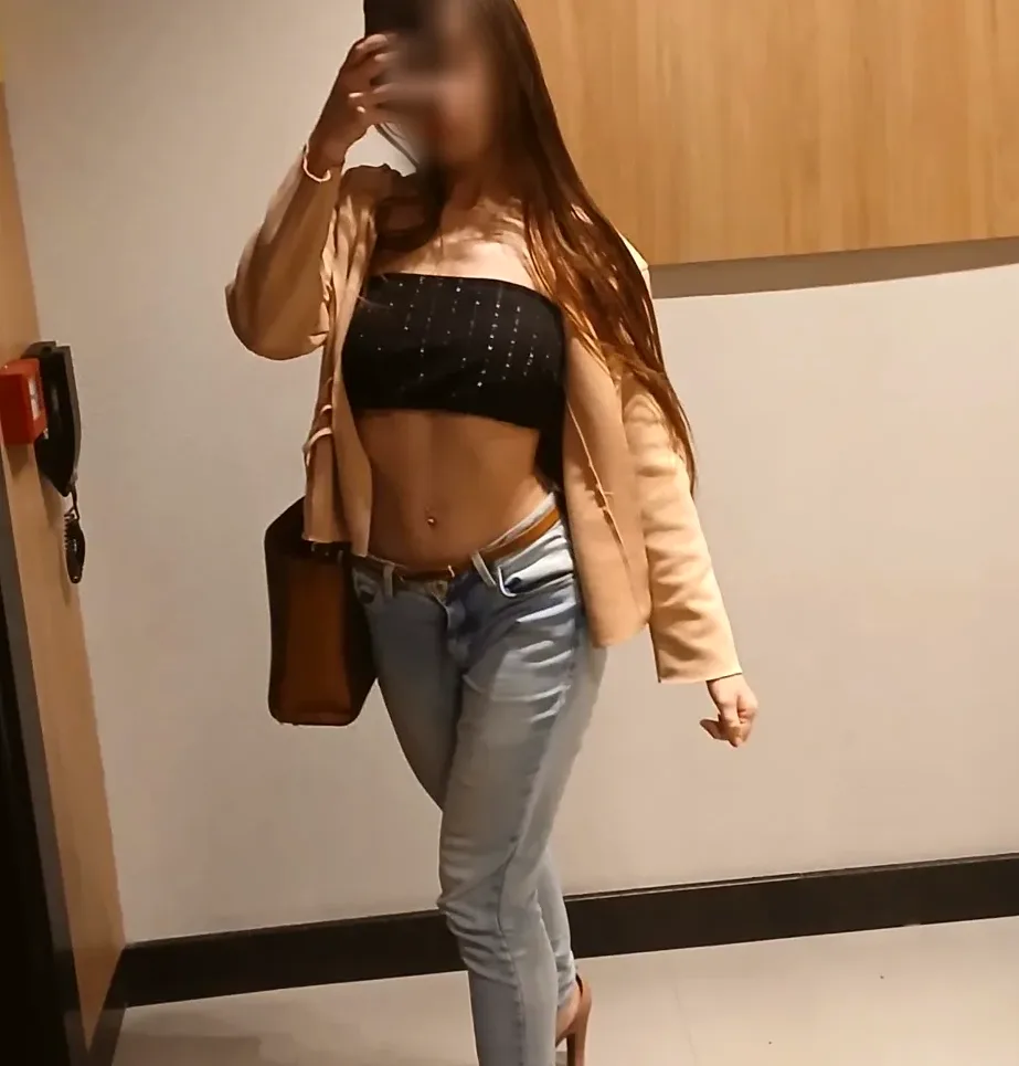 Emily, 21