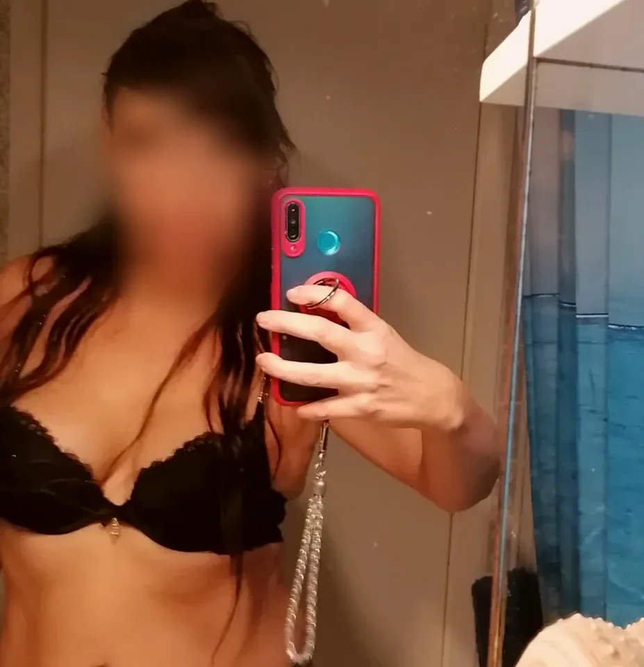 Hayley, 36