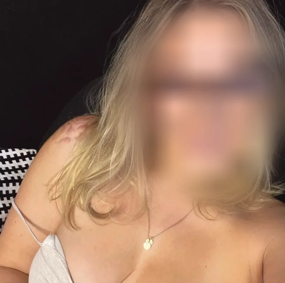 Julia, 36