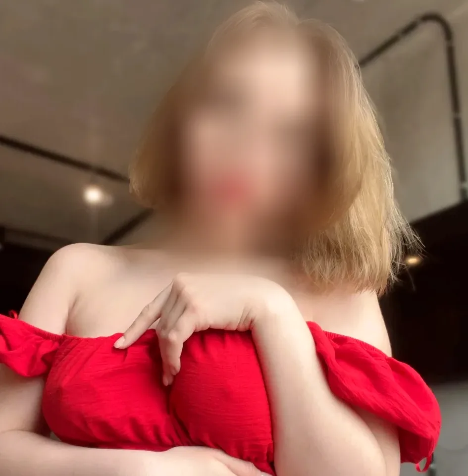 Laura, 20