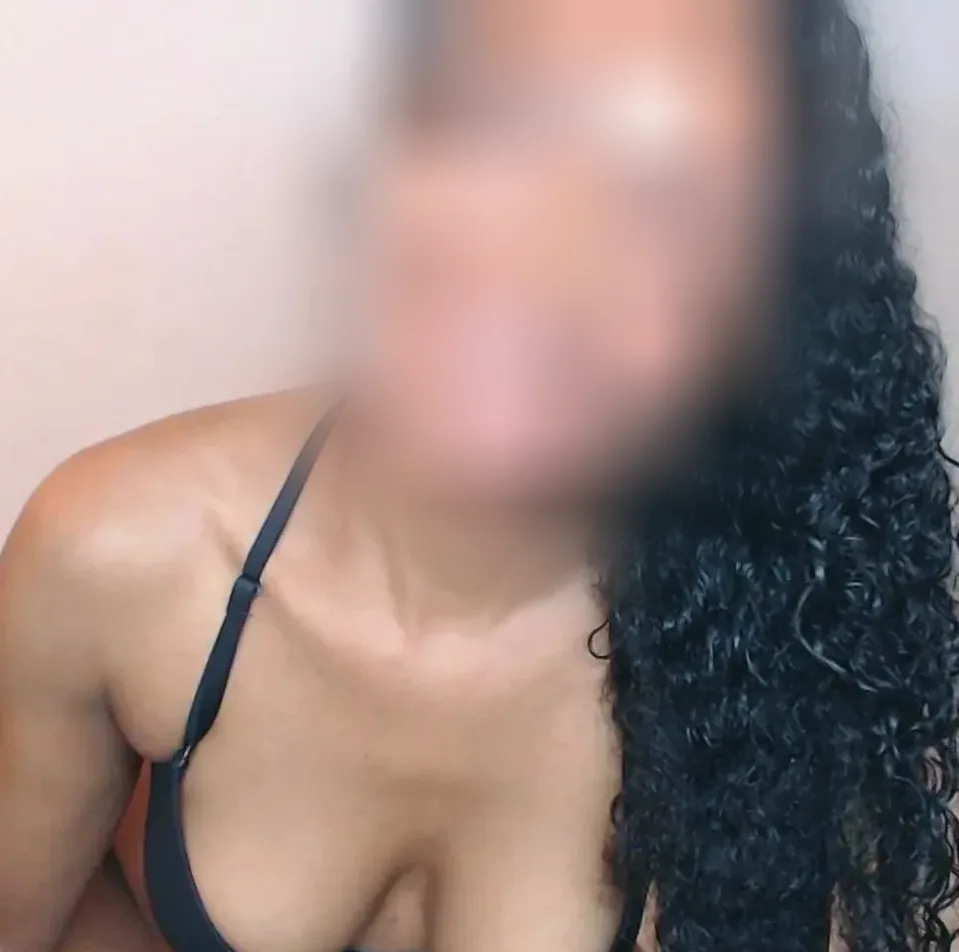 Mila, 38